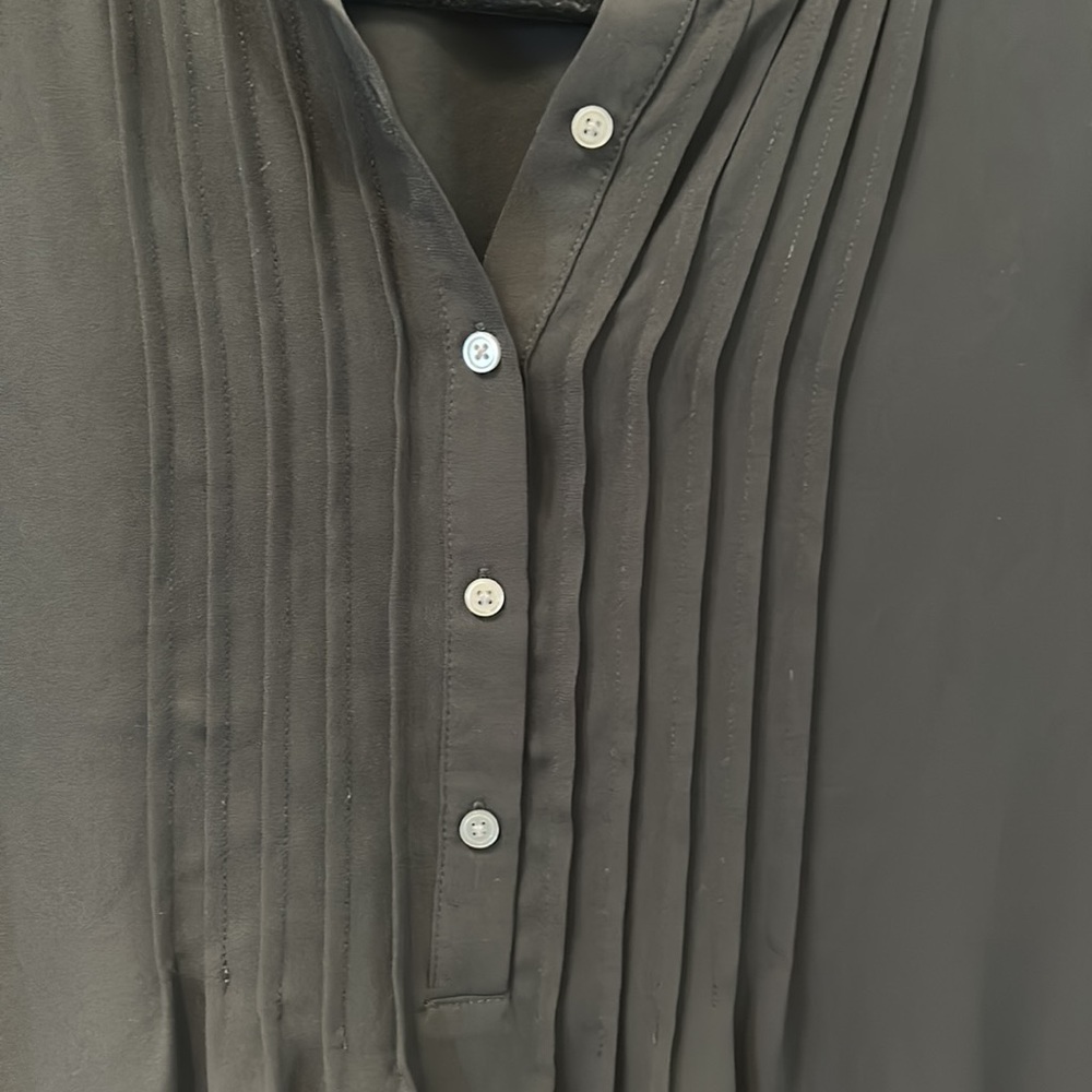 sleeveless black blouse, size small - Picture 4 of 6